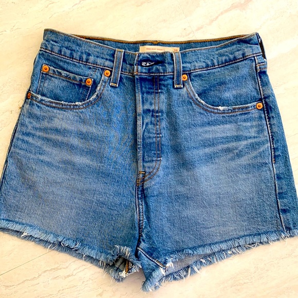 Levi's Pants - Levi’s rib cage shorts size 28 NEW